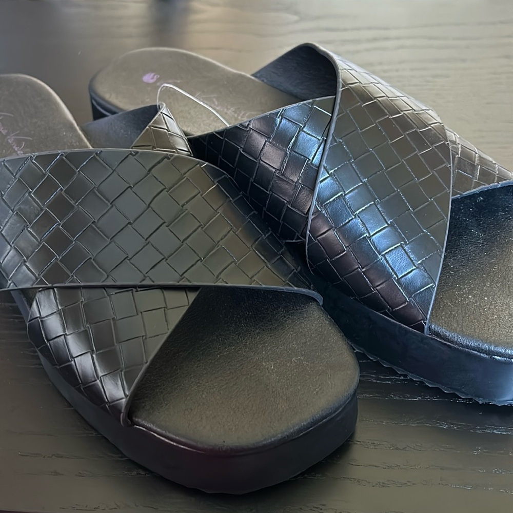 New without tags sandals